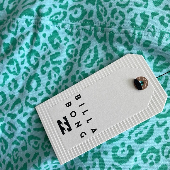 Billabong Biker Babe Shorts in Tropical Green Animal Print Size Small - Picture 5 of 9